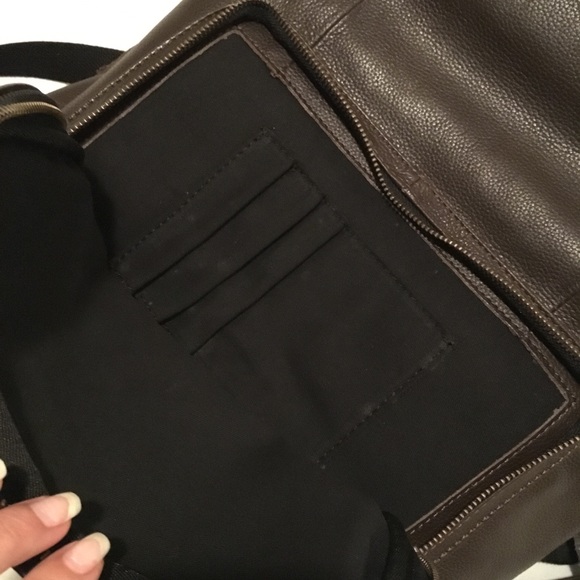 🎒James Campbell Leather Backpack - Picture 8 of 8